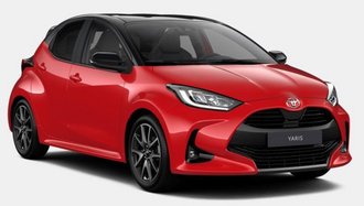 Toyota Yaris in einer schrägen Vorderansicht zur Darstellung der Farbe Fusion Rot und Mysticschwarz.