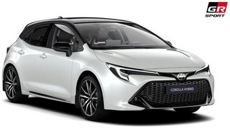 Toyota Corolla in der Farbe Platinweiß Metallic mit schwarzem Dach - verfügbar im Autohaus Goos